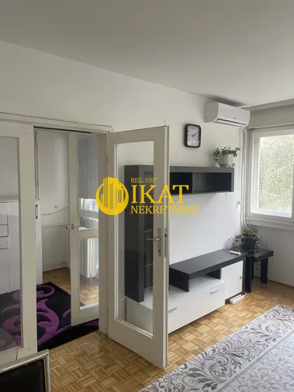 Šesnaestog Oktobra | 4zida.rs