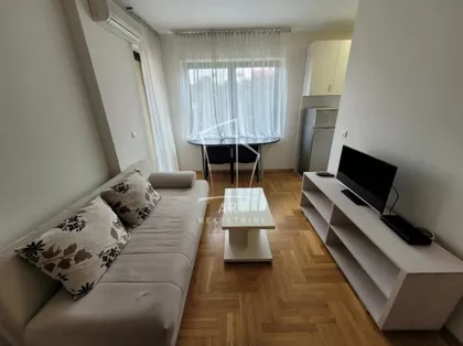 Anrija Žamea | 4zida.rs