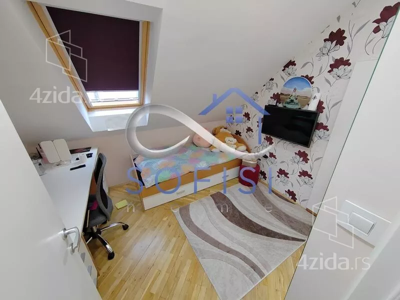 Četvoroiposoban stan | 4zida