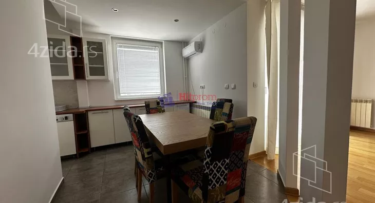 Šestosoban stan | 4zida