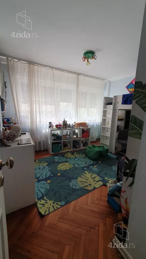 Šestosoban stan | 4zida