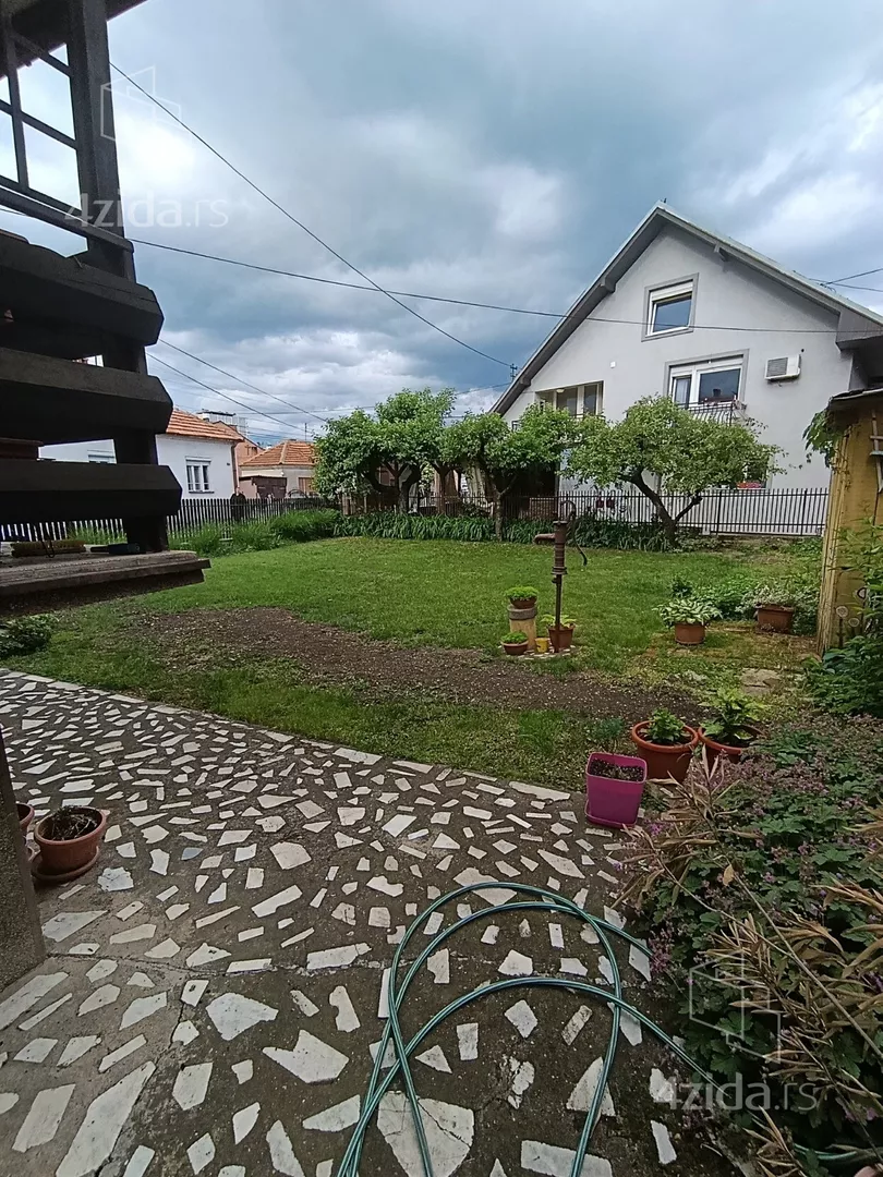 3-etažna kuća | 4zida