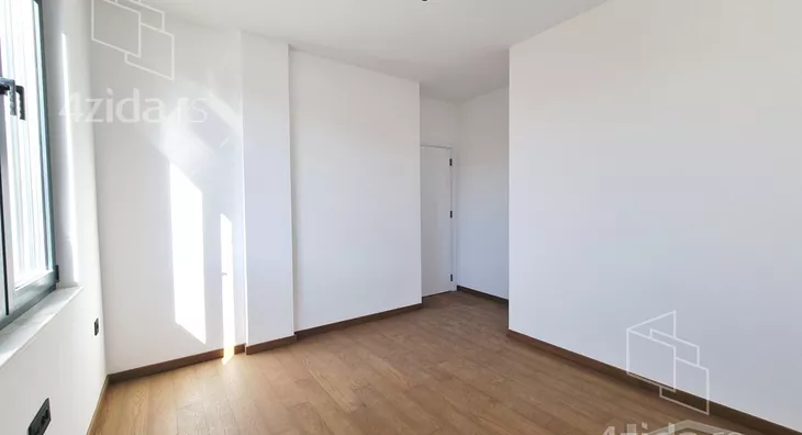 Četvoroiposoban stan | 4zida