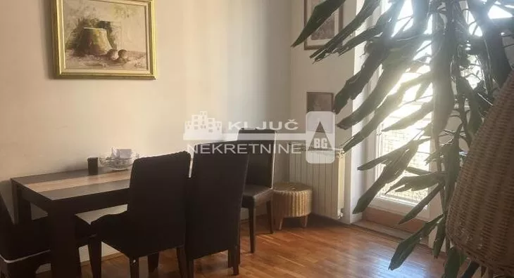 Četvoroiposoban stan | 4zida