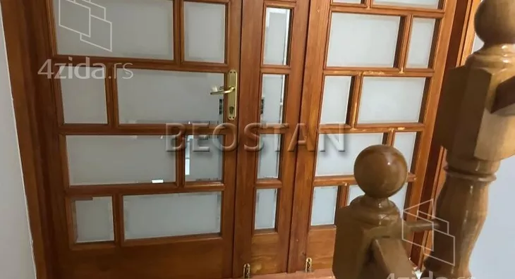 Šestosoban stan | 4zida