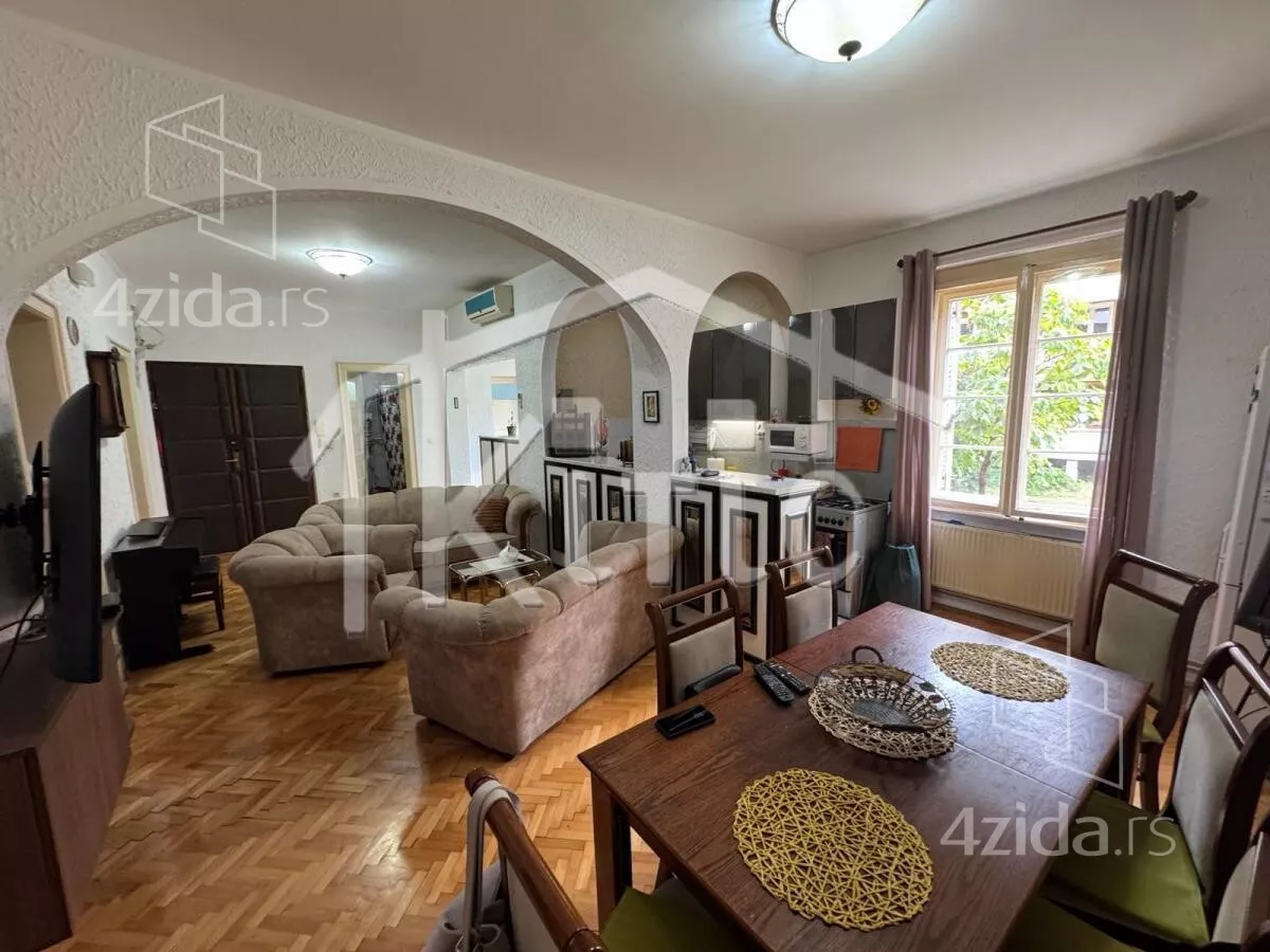 Troiposoban stan | 4zida