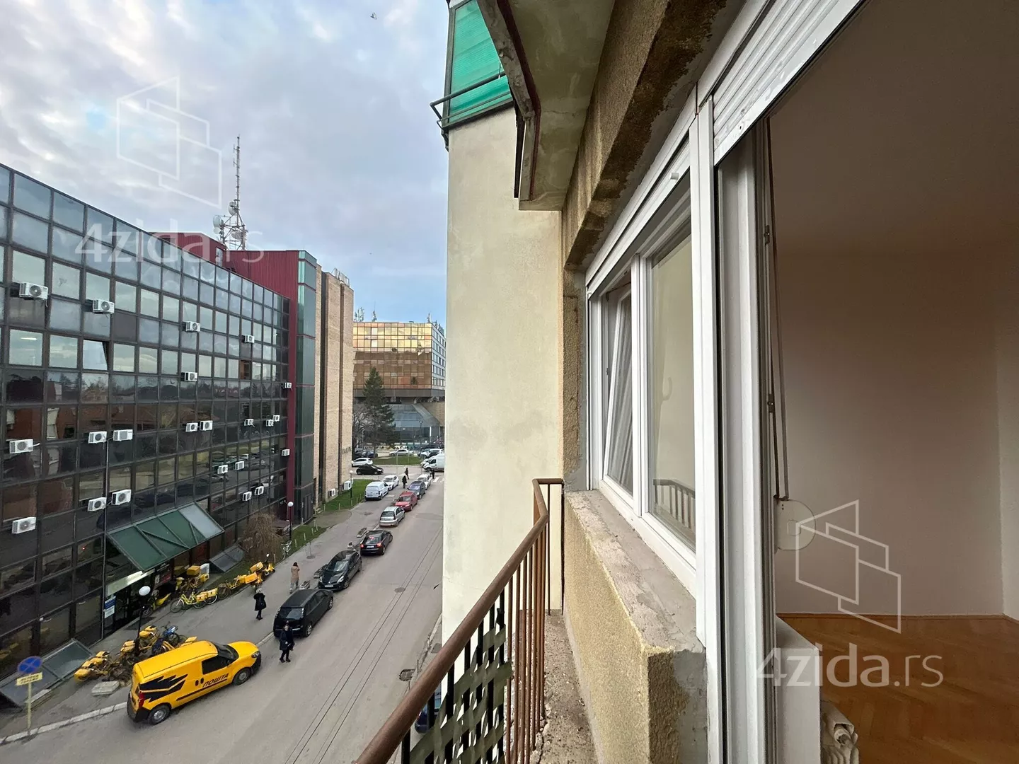 Dvoiposoban stan | 4zida