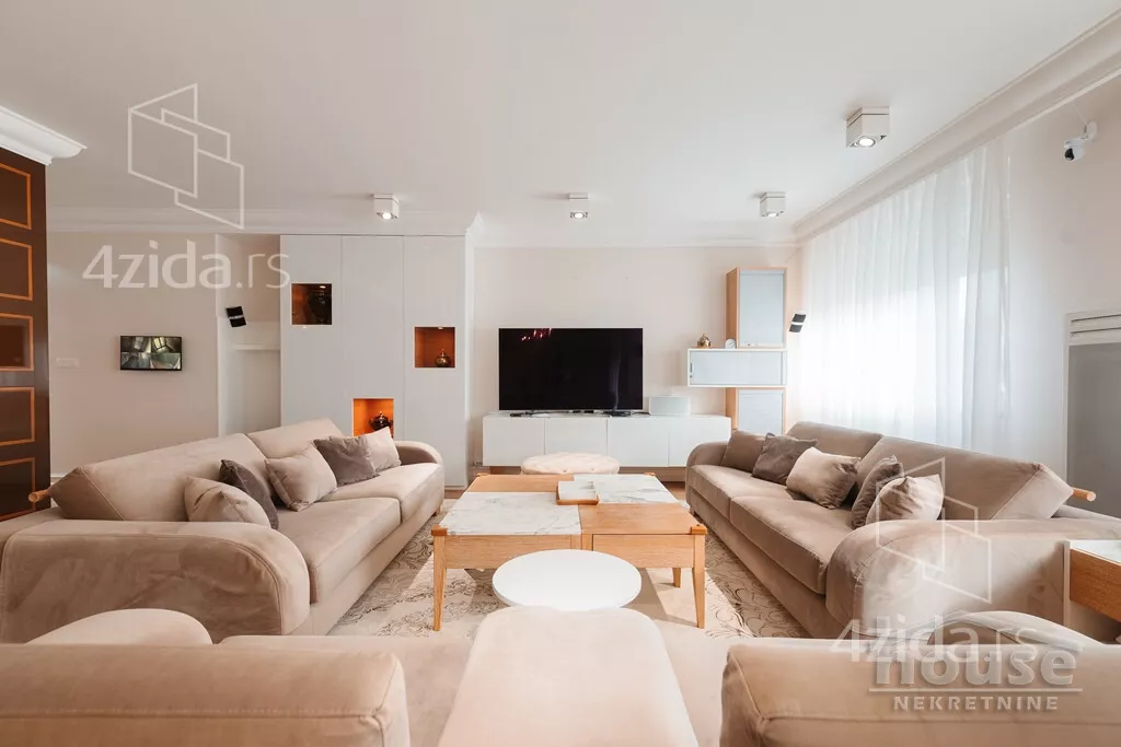 Šestosoban stan | 4zida