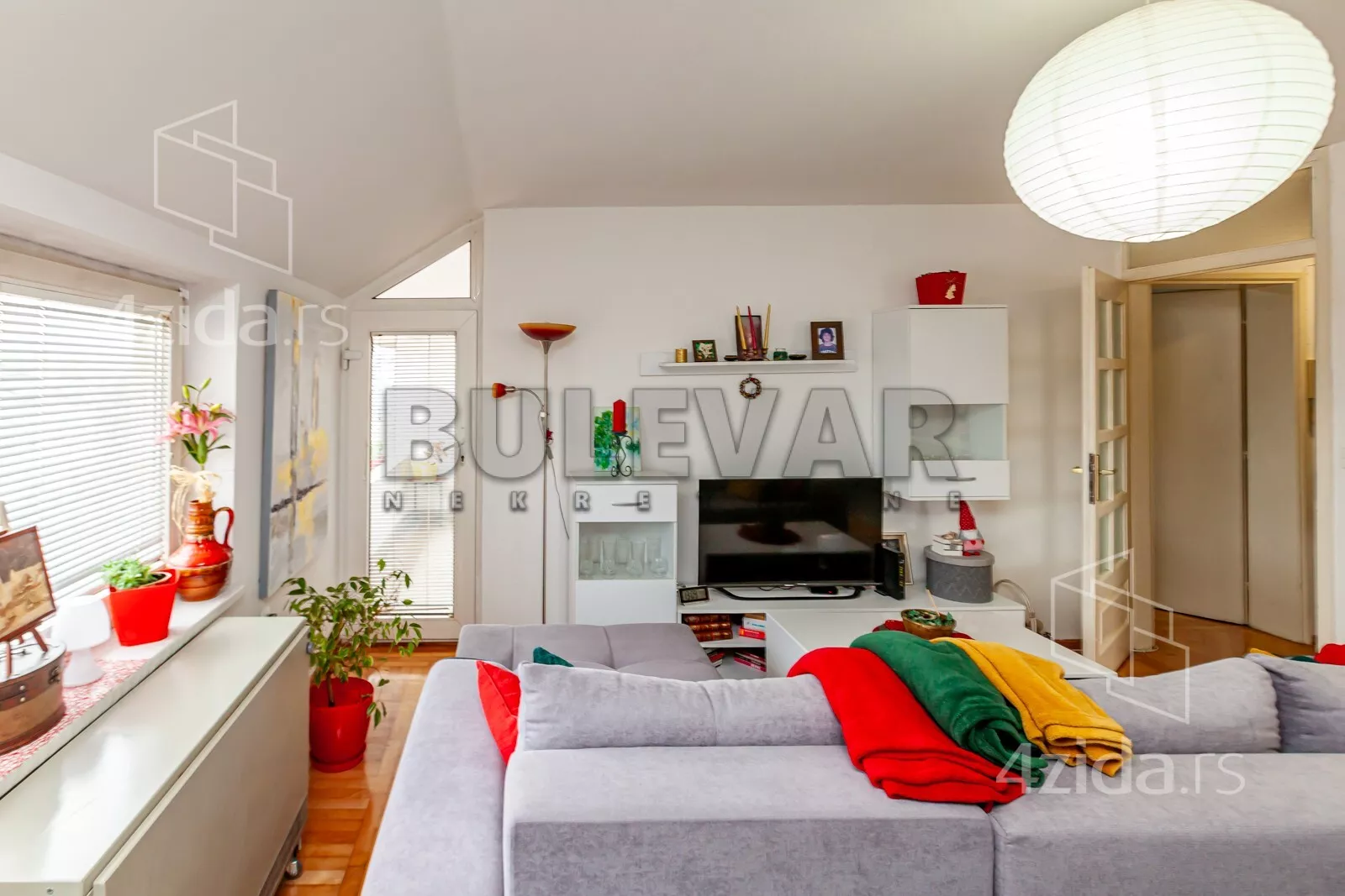 Dvoiposoban stan | 4zida