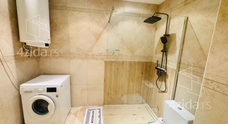 Četvoroiposoban stan | 4zida