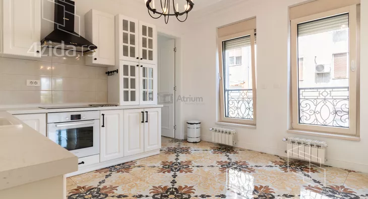 Šestosoban stan | 4zida