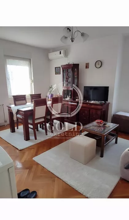 Janka Čmelika | 4zida.rs