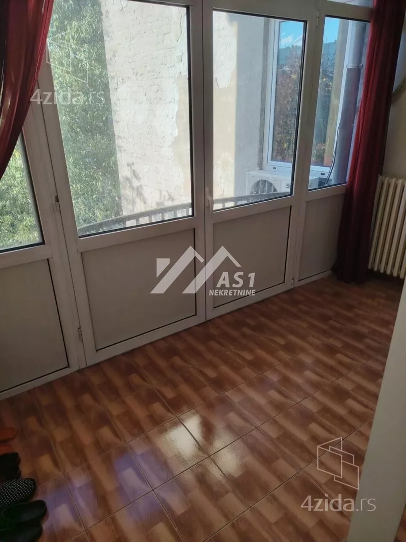 Četvoroiposoban stan | 4zida