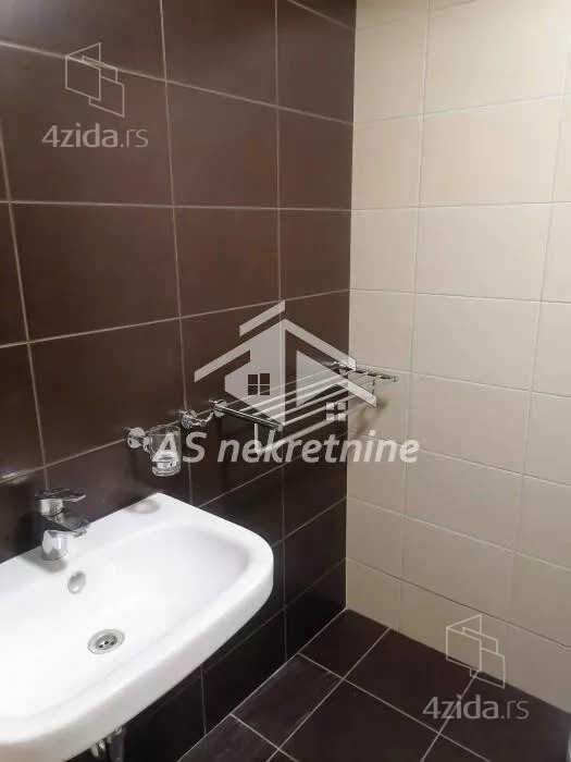 Četvoroiposoban stan | 4zida