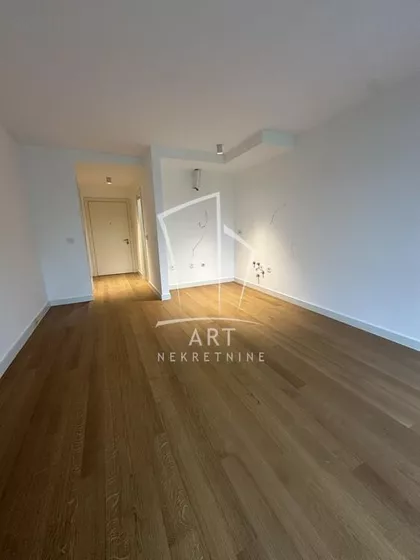 Milana Rakića | 4zida.rs