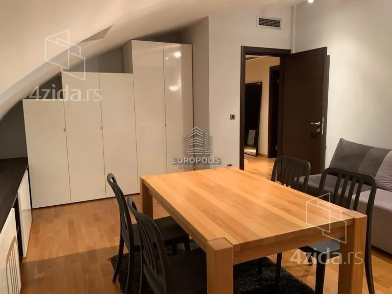 Petosoban stan | 4zida