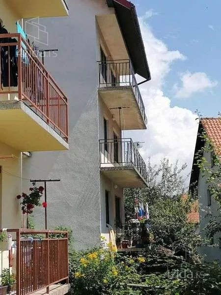 5-etažna kuća | 4zida