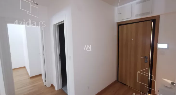 Šestosoban stan | 4zida