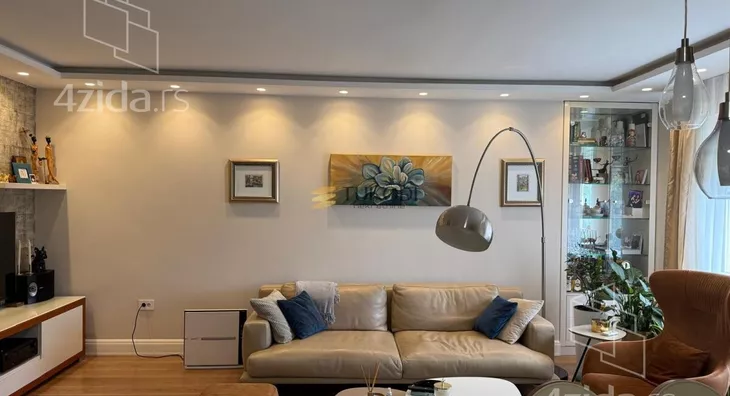 Petosoban stan | 4zida