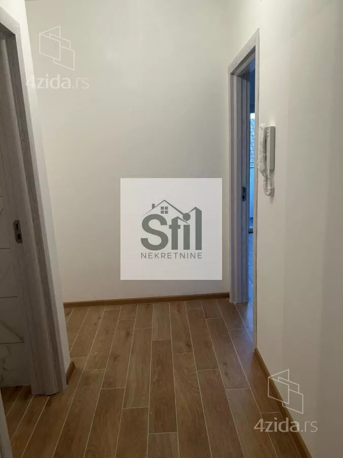 Sedmosoban stan | 4zida