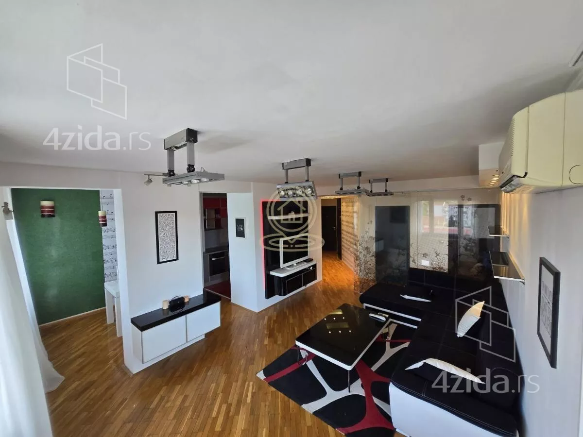 Troiposoban stan | 4zida