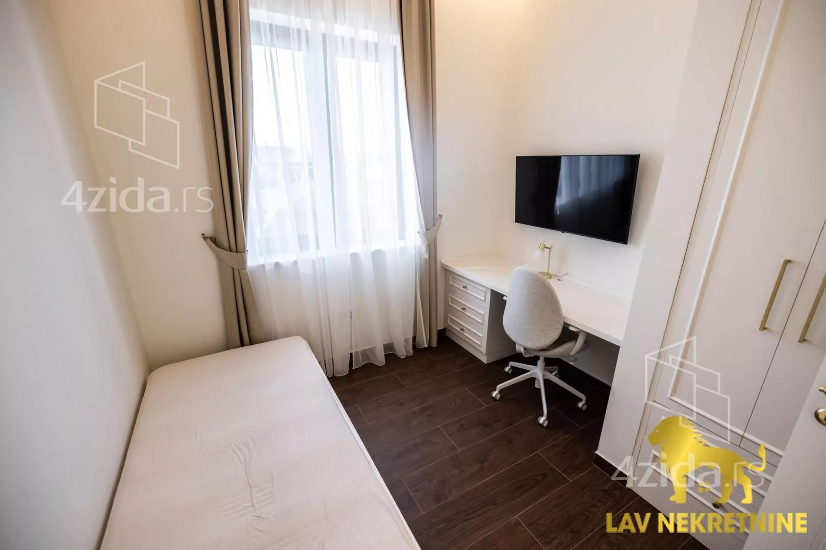 Petosoban stan | 4zida