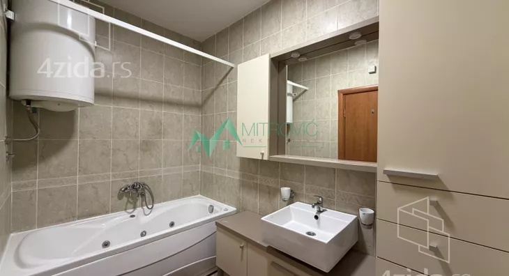 Četvoroiposoban stan | 4zida