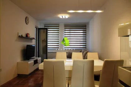 Dom Zdravlja | 4zida.rs