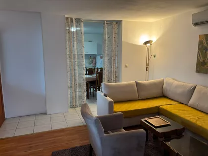 Surčin (mesto) | 4zida.rs