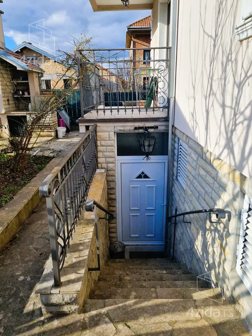 3-etažna kuća | 4zida