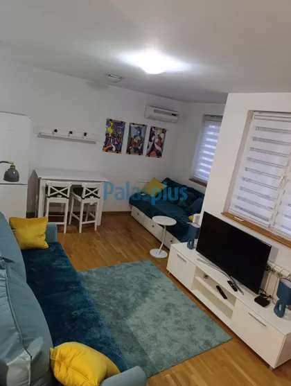 Milana Rakića | 4zida.rs