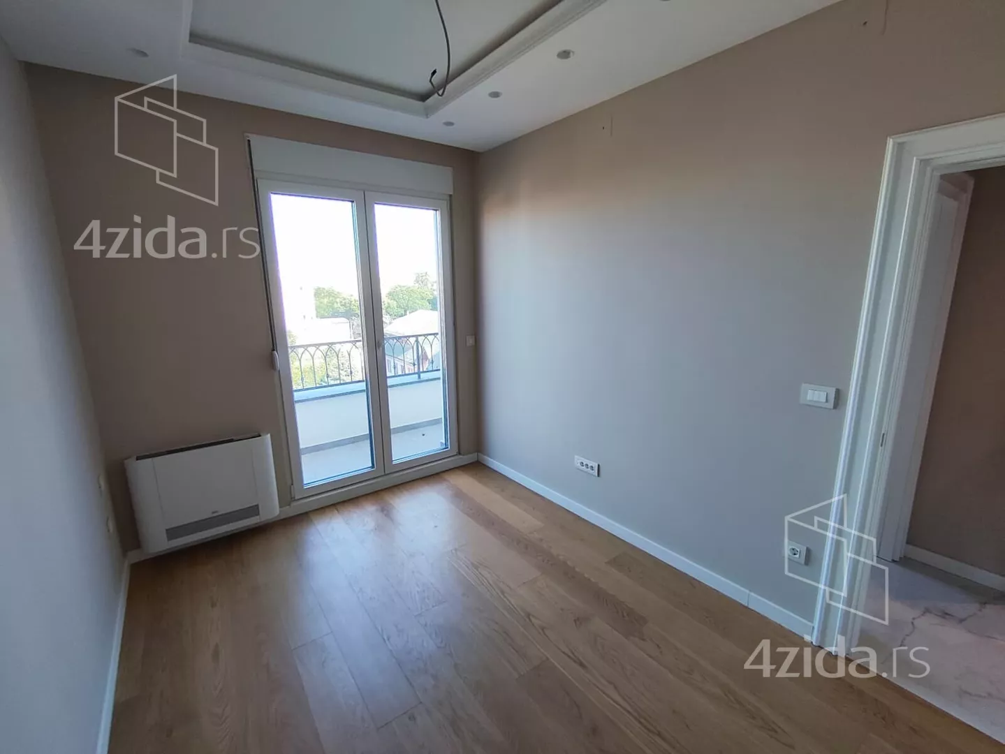 Petosoban stan | 4zida