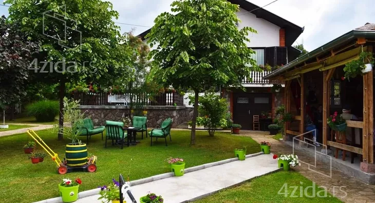 3-etažna kuća | 4zida