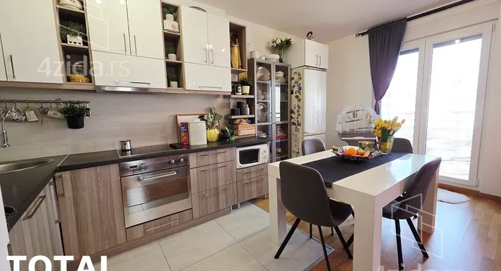 Troiposoban stan | 4zida