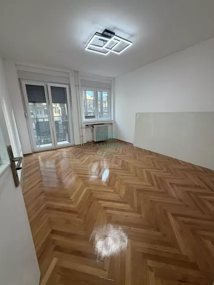 Gospodar Jevremova | 4zida.rs