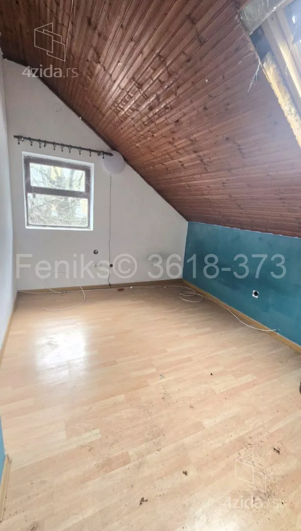 Četvoroiposoban stan | 4zida