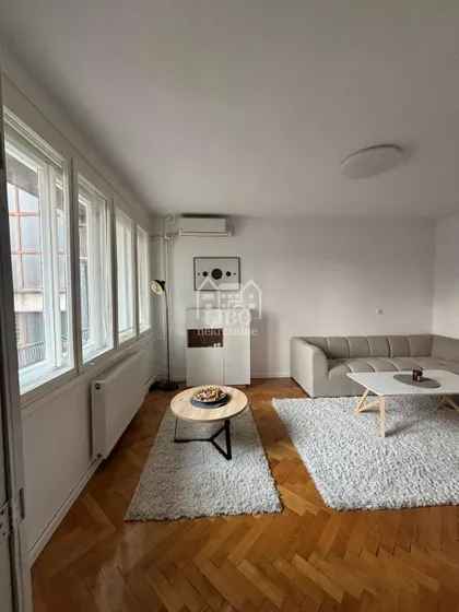 Dom Zdravlja | 4zida.rs