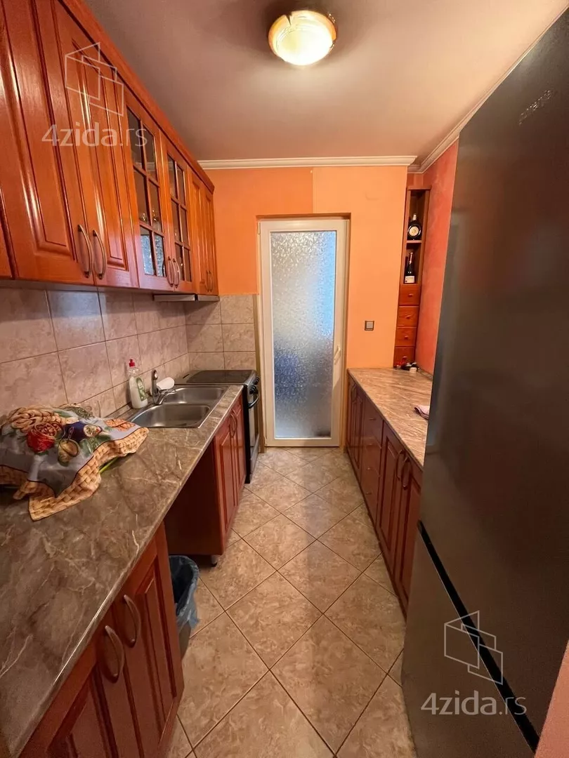 Petosoban stan | 4zida