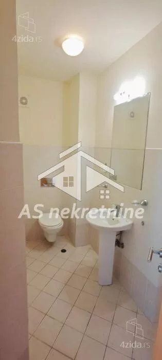 Šestosoban stan | 4zida