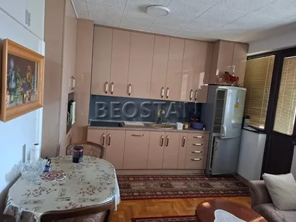 Dzona Kenedija | 4zida.rs