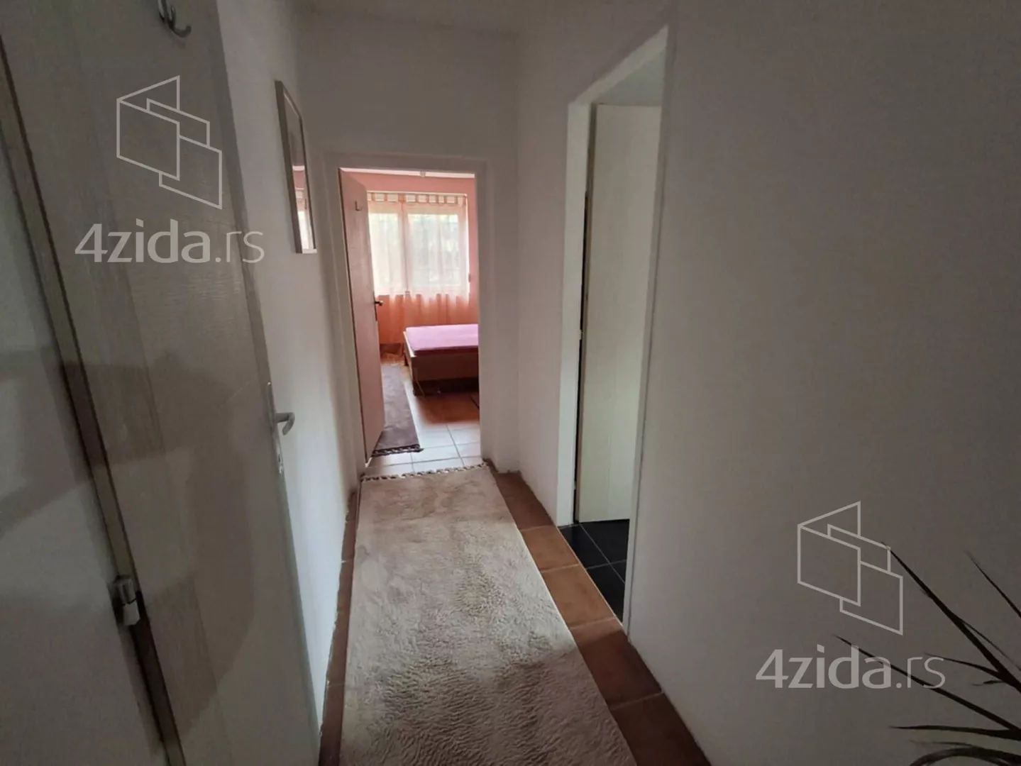 Četvoroiposoban stan | 4zida