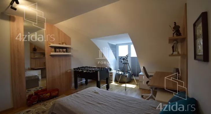 Troiposoban stan | 4zida