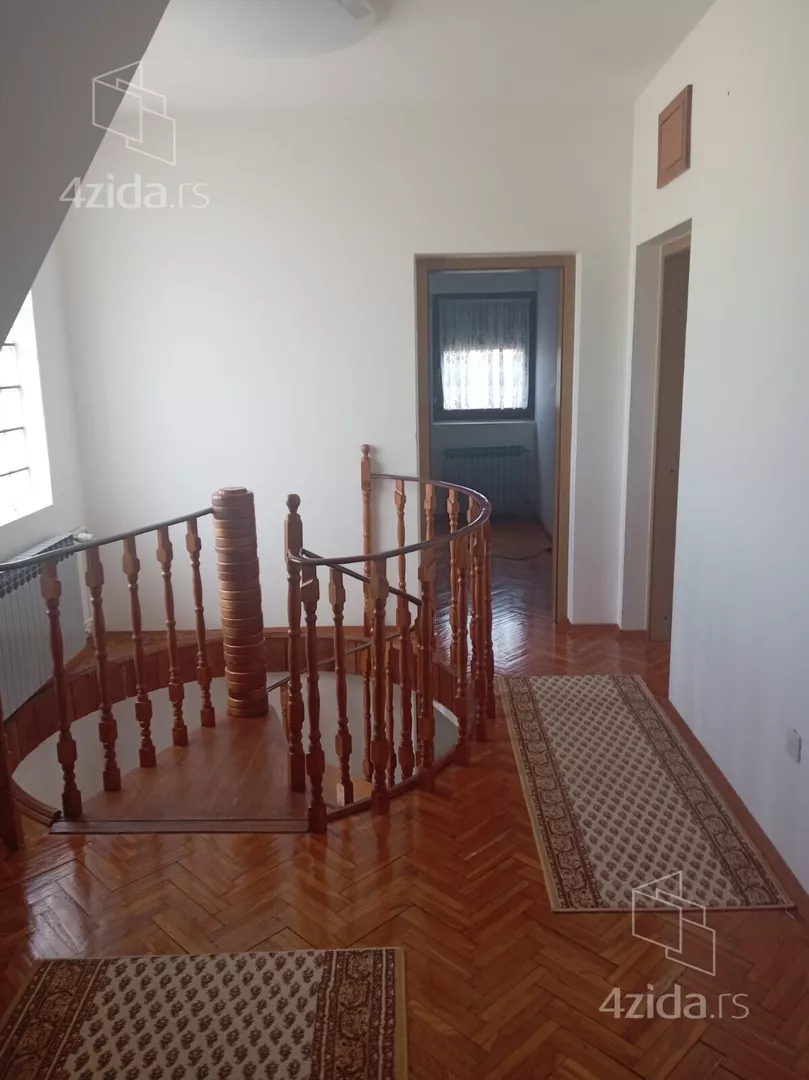 3-etažna kuća | 4zida