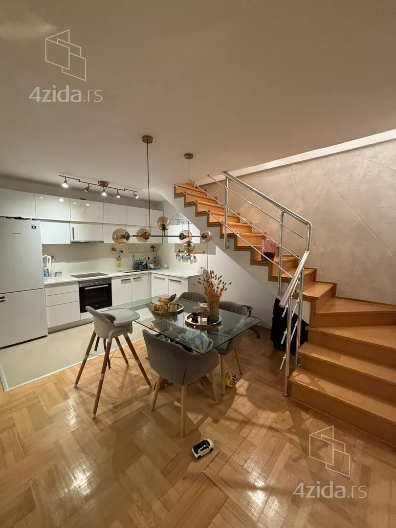 Petosoban stan | 4zida