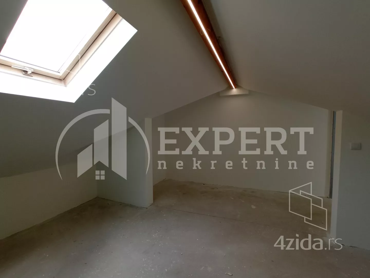 Lokal | 4zida