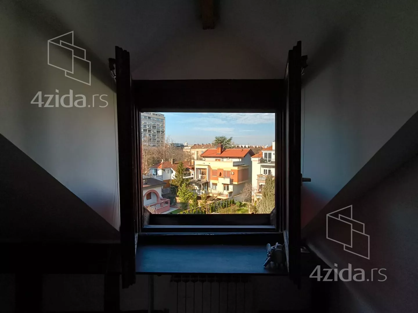 Četvoroiposoban stan | 4zida