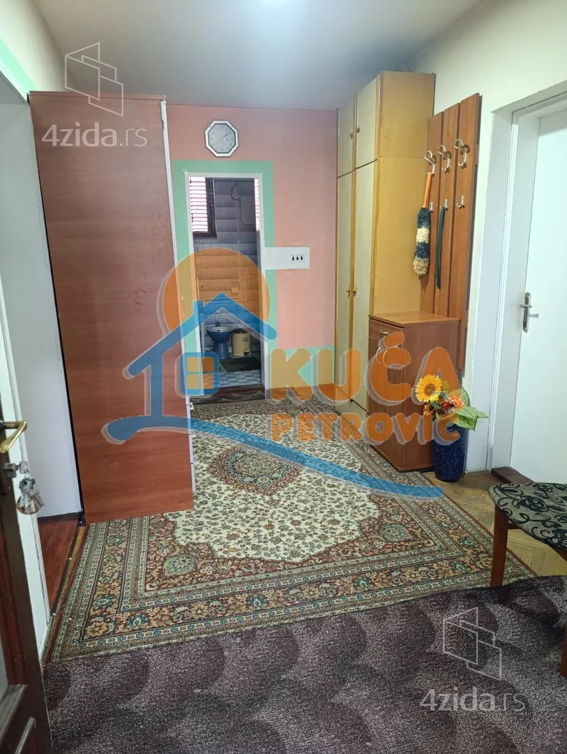 Troiposoban stan | 4zida