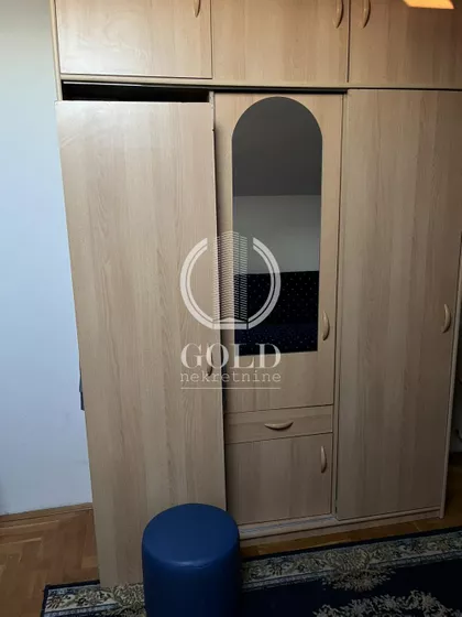 Feješ Klare | 4zida.rs