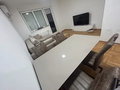 Apelovac | 4zida.rs