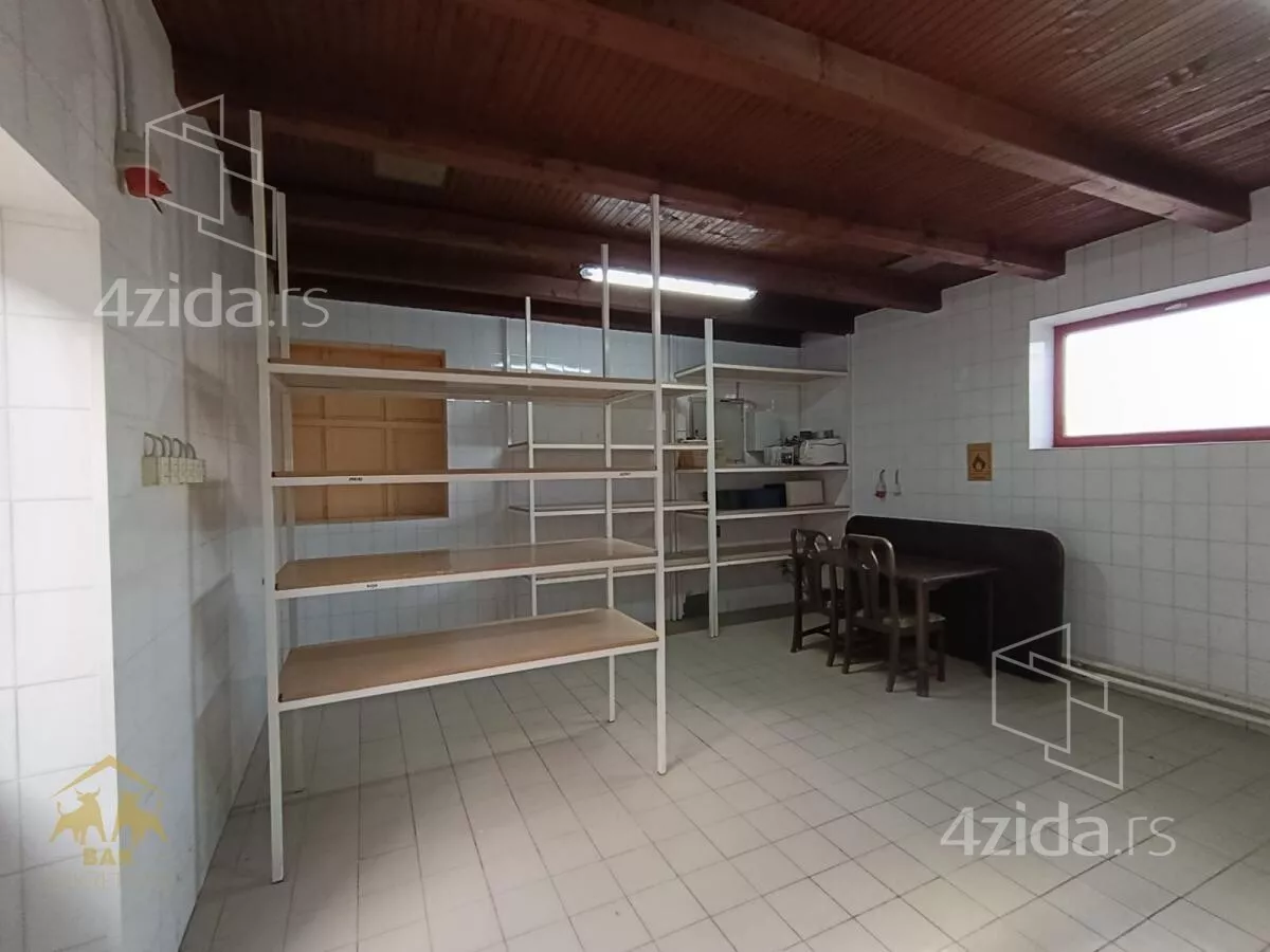 Poslovni prostor | 4zida